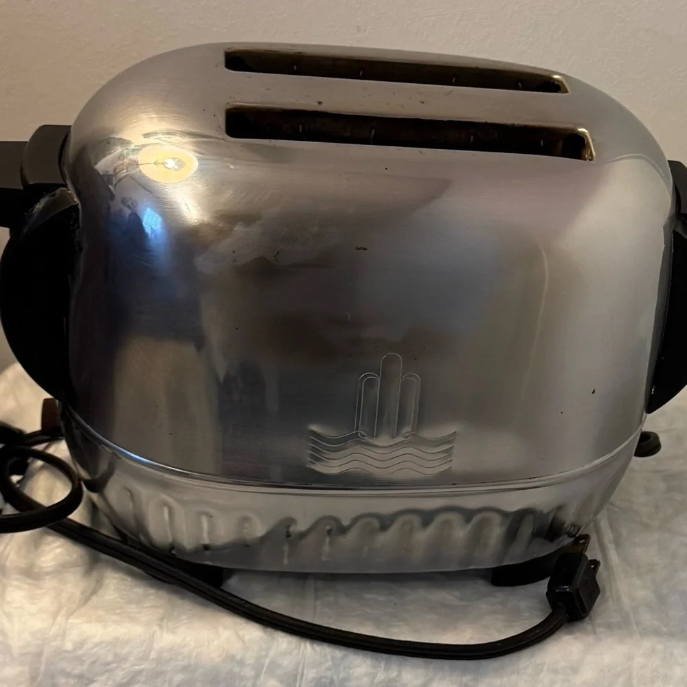 Vintage Chrome Toaster, Warming Tray, Brush & Bakelite ? Handles & Trim. 1950’s - Picture 5 of 12